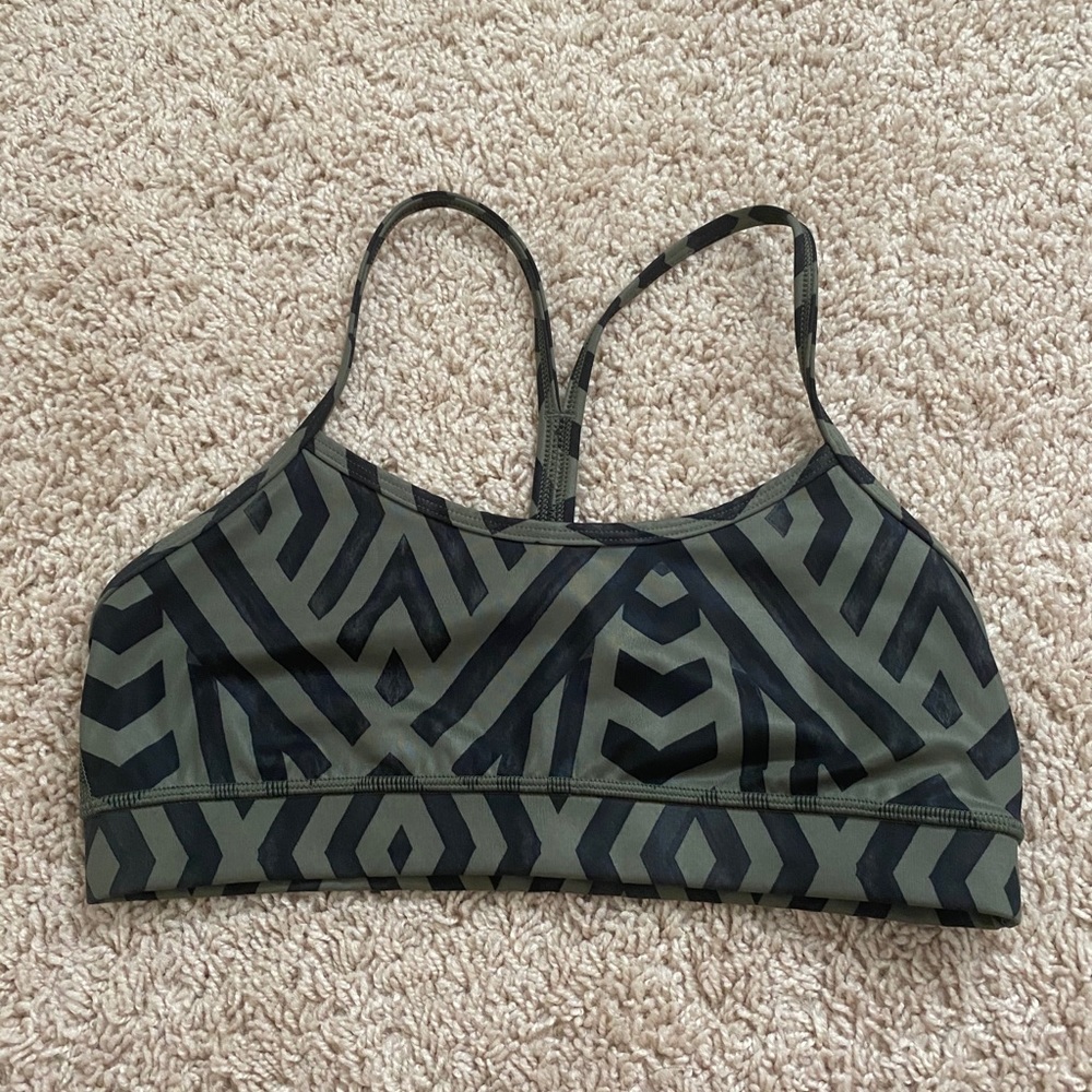 Lululemon Flow Y bra sz 6